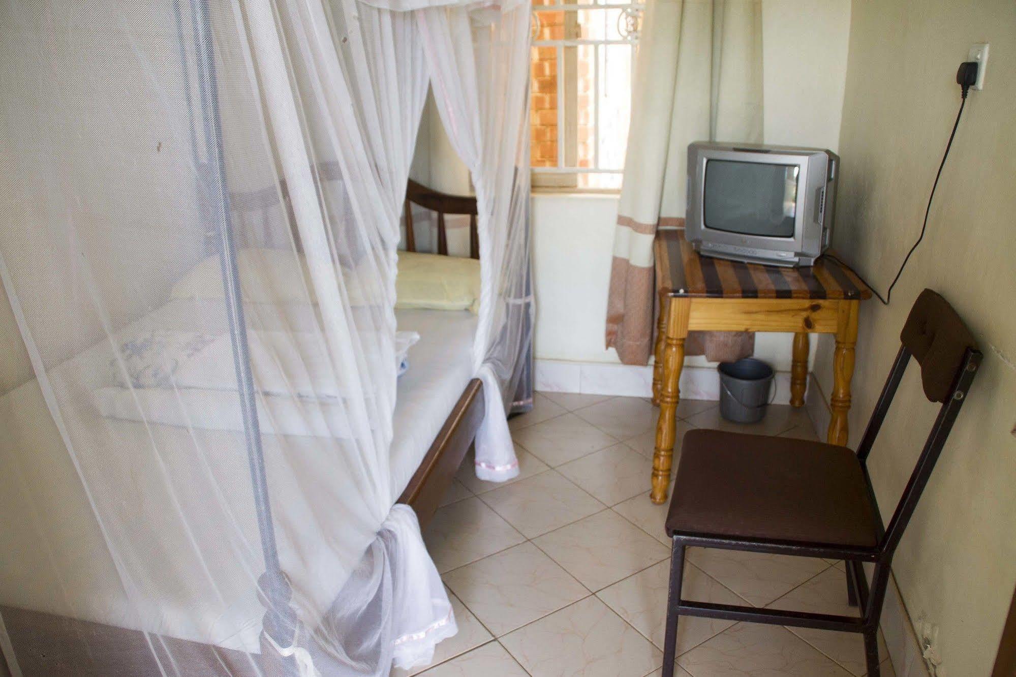 Keba Inn Lyamutundwe Exteriör bild
